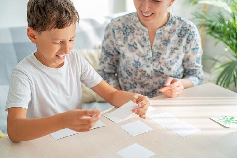 A student learns with cards